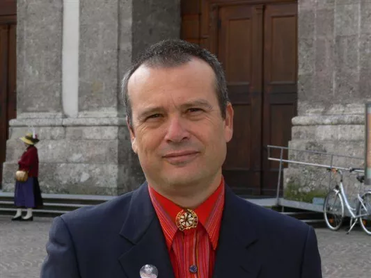 Helfen ohne Grenzen erhält Verdienstmedaille des Landes Tirol Bild: Helfen ohne Grenzen erhält Verdienstmedaille des Landes Tirol