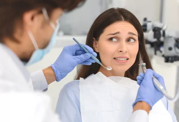 Bild: Dentalphobie? Ihr Zahnarzt in Hamburg bietet Erste Hilfe für Angstpatienten.