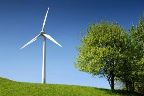 Bild: Anlage in alternative Energien mit Windenergie - Dr. Lux & Präuner gibt Tipps zum richtigen Anlegerverhalten