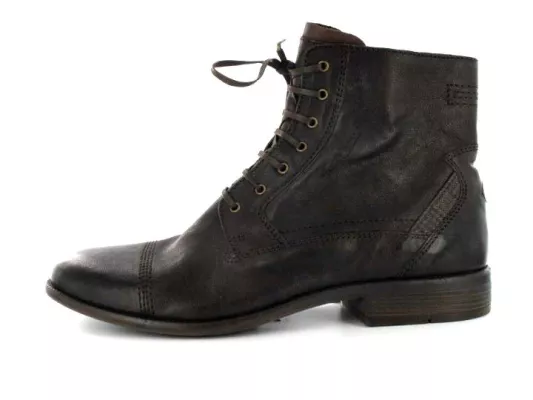 Bild: Winterschuhe für Herren in Übergröße - aktuelle Trends im Überblick