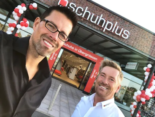 Bild: Über 1000 Besucher bei schuhplus-Eröffnung in Kaltenkirchen