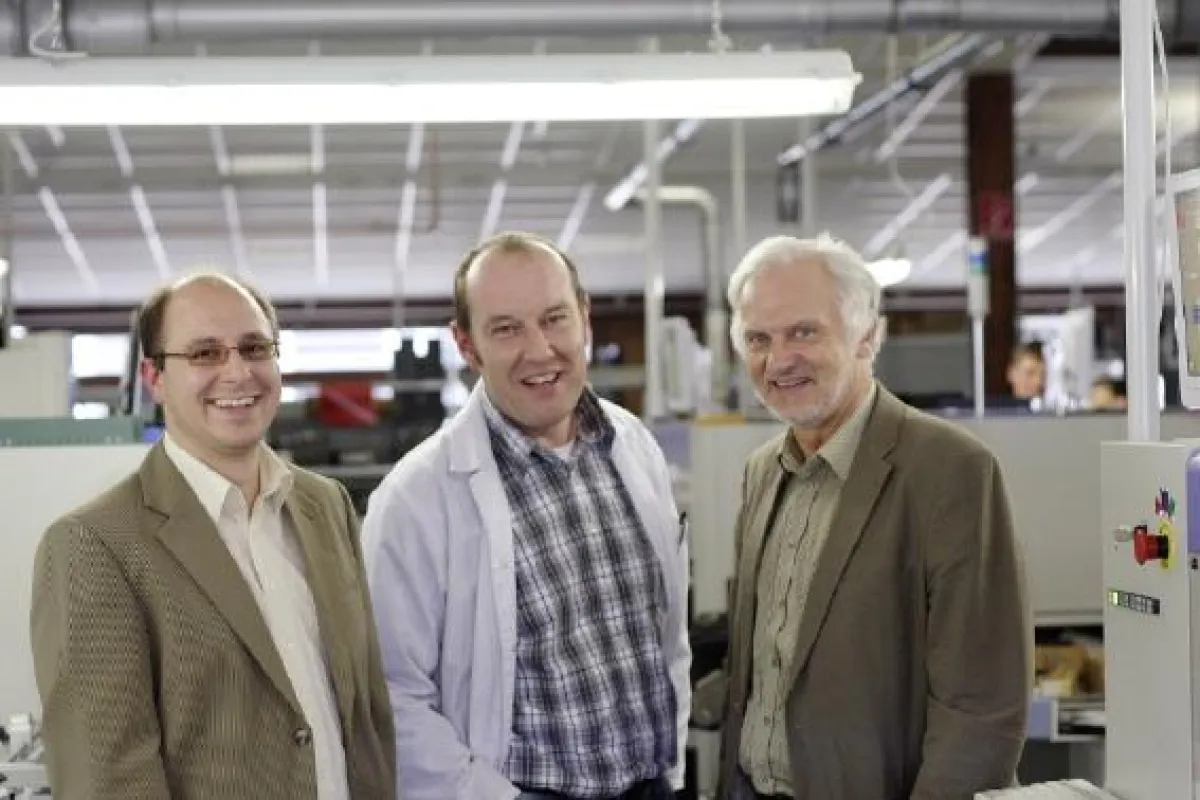 Als Trio in eine erfolgreiche Zukunft: Heinz Mauder, Günter Schmid und Jochen Zimmerer (von rechts) teilen sich nun wichtige Aufgaben in der Unternehmensleitung der ML-Industrieelektronik.