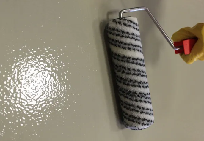 Seidenmatter Schutz für Balkone und Laubengänge Bild: Seidenmatter Schutz für Balkone und Laubengänge