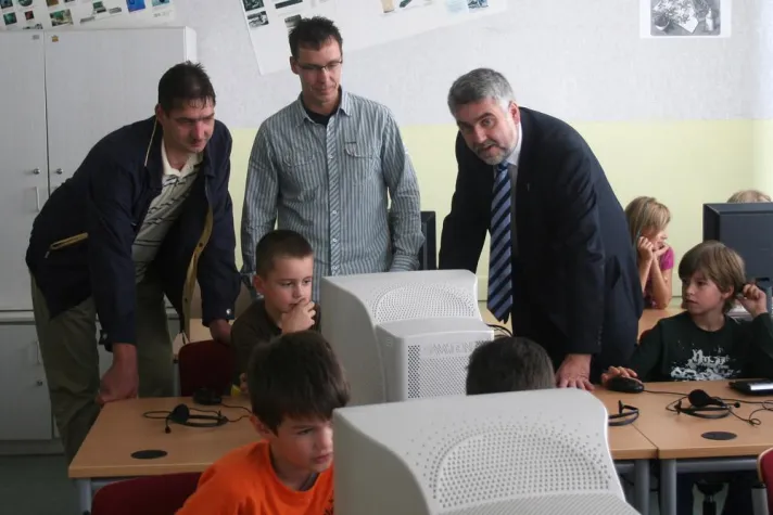 Bild: Neue Computer für die Prinzess Ilse-Grundschule in Ilsenburg
