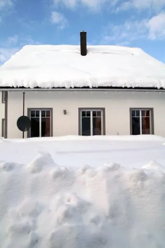 Von Bodenfrost bis Wohnungsbrand - Ratgeber - Sicherheit im Winter Bild: Von Bodenfrost bis Wohnungsbrand - Ratgeber - Sicherheit im Winter