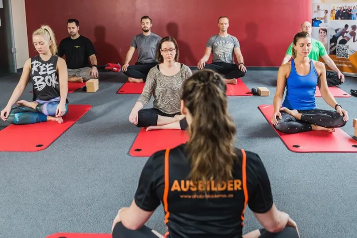 Bild: International anerkannte Zertifizierung der Ausbildung zum Yoga-Lehrer (200 Stunden) bei der AHAB-Akademie