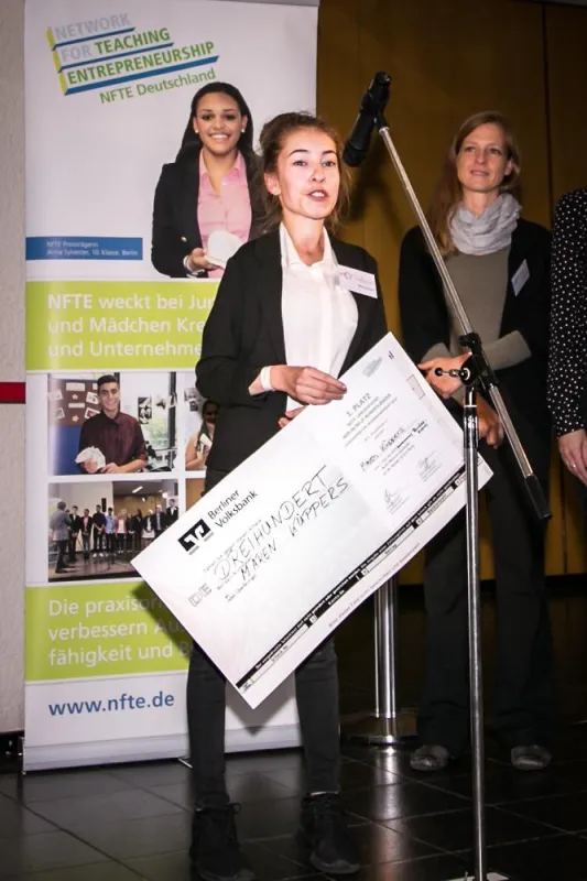 die glückliche Gewinnerin Maren Küppers