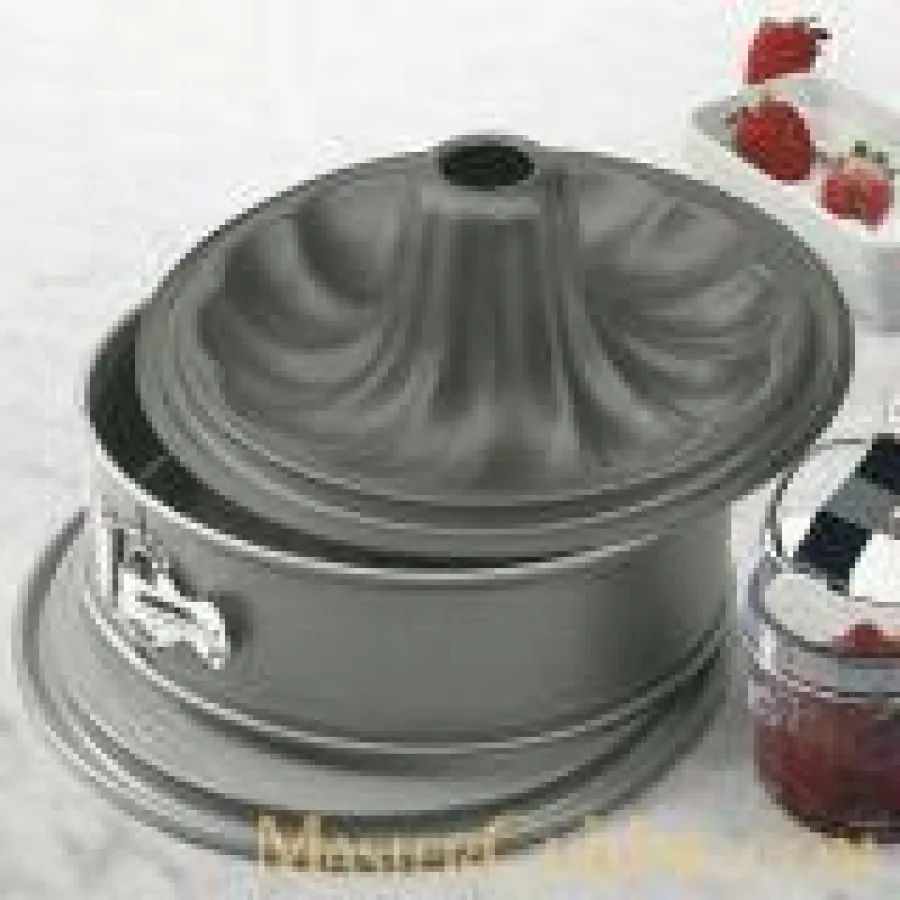 Backform mit zwei Wechselböden aus Metall-Silikon