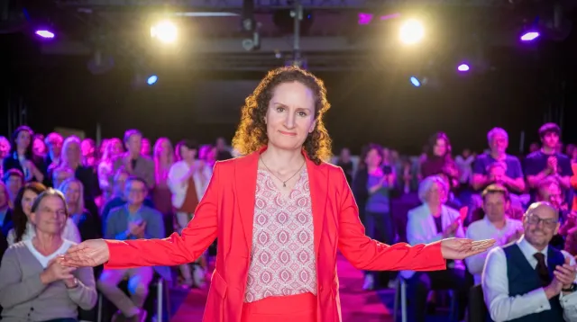 Bild: Suzi Diyaboglu gewinnt Gold beim Internationalen Speaker Slam in Mastershausen