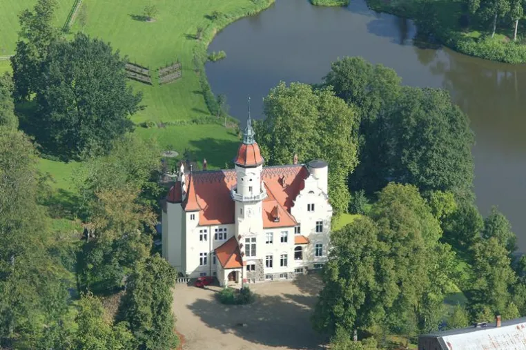 Bild: Märchenschloss zwischen Hamburg und Lübeck sucht neuen Prinzen