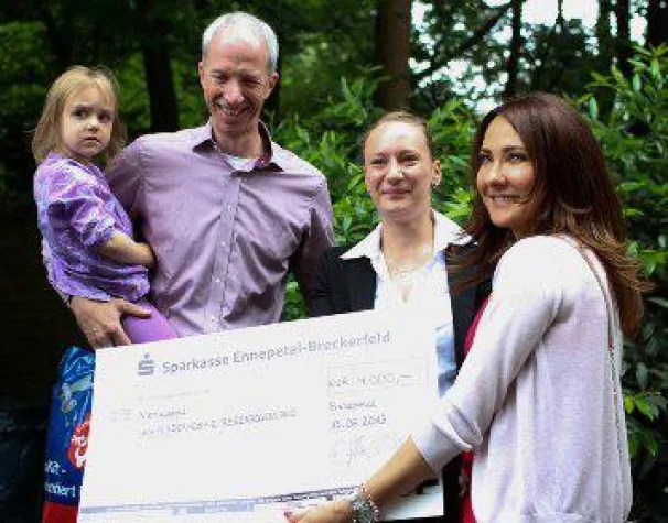 Ferdinand Bilstein GmbH + Co. KG spendet 4.000 Euro an Düsseldorfer Kinderhospiz Bild: Ferdinand Bilstein GmbH + Co. KG spendet 4.000 Euro an Düsseldorfer Kinderhospiz