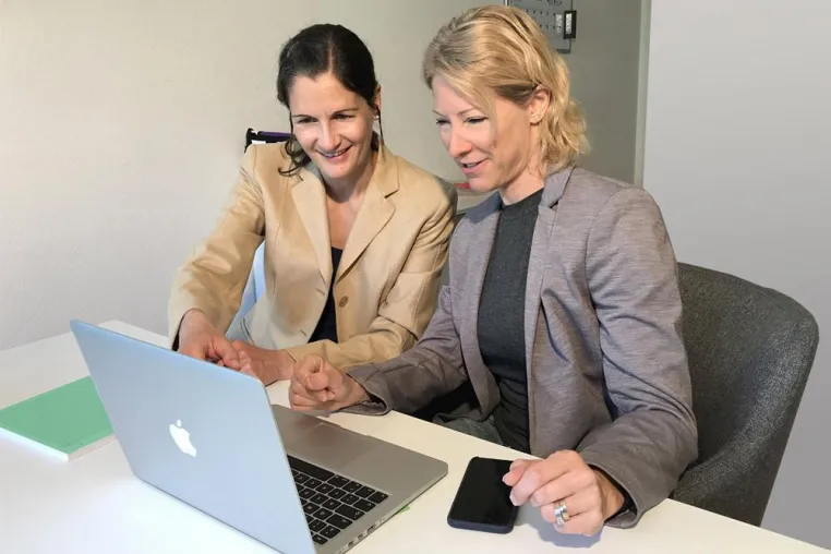 EasyKMU - Webbasierte Arbeitszeit- und Projektverwaltung für kleine und mittlere Unternehmungen (KMU) Bild: EasyKMU - Webbasierte Arbeitszeit- und Projektverwaltung für kleine und mittlere Unternehmungen (KMU)