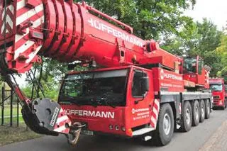 Bild: 100 Jahre Erfahrung: Kräne, Arbeitsbühnen und Glasmontagekrane mieten bei Hüffermann