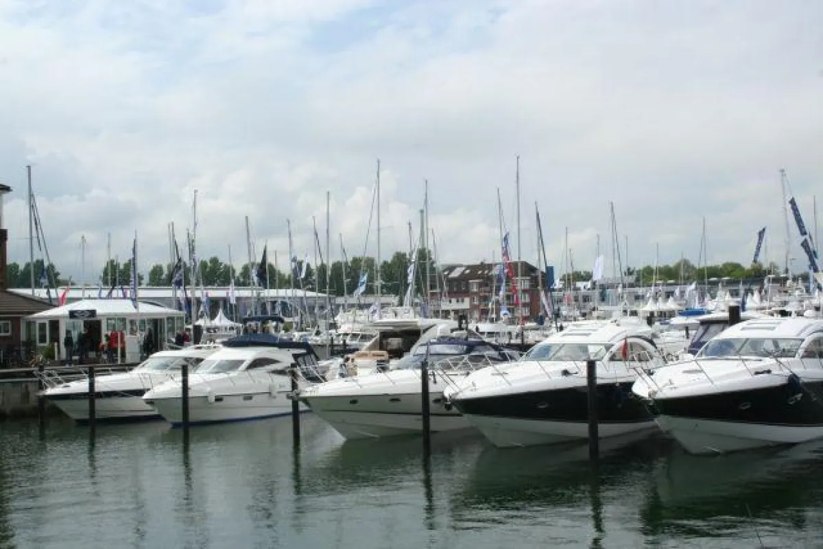 Sunseeker Steg auf der 