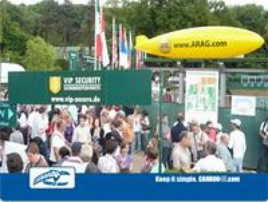 Bild: Carboo4U Tennisprofi E. Korolev schlägt beim ARAG World Team Cup im Düsseldorfer Rochusclub für sein Land auf