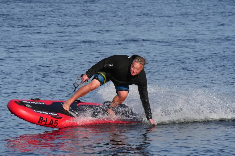 Bild: eMobility auf dem Wasser - Elektro-Surfbretter, Jetboards und eFoils erobern Seen und Flüsse