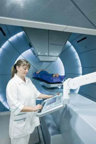 Bild: Strahlenbehandlung bei Krebserkrankungen