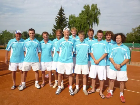 Bild: Stolze Bilanz nach Sommersaison: Aufstieg im „Zehnerpack“ beim TC Blau-Weiß Leimen