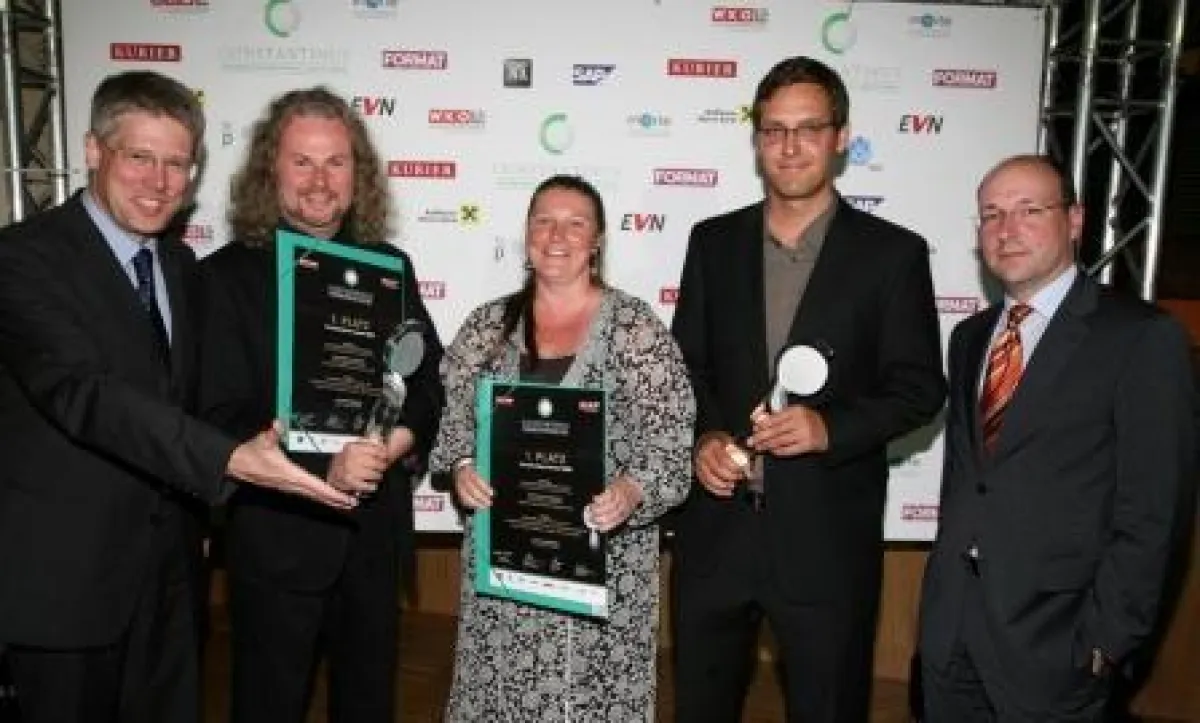 v.l.n.r.: Robert Bodenstein (FV UBIT), Albert Gerlach, Renate Gerlach u. Niklas Strohmeier von [kju:] Digitale Medien, DI Peter  Ronge (UPC); (Foto O. Goldberger/UBIT WKNÖ)
