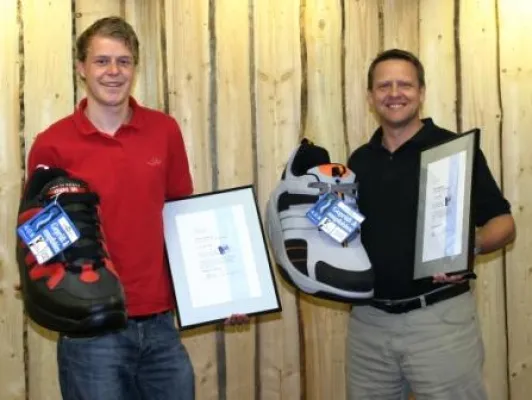 Bild: Wackelschuhe sind gut für die Wirbelsäule - Begehrte AGR-Gütesiegel für chung shi-Modelle