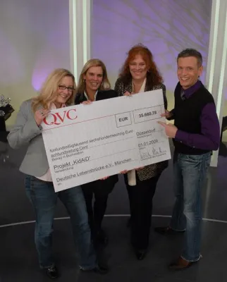Bild: Gemeinsam gegen Kinderarmut in Deutschland - QVC übergibt 35.660,78 Euro Spenden an die Deutsche Lebensbrücke