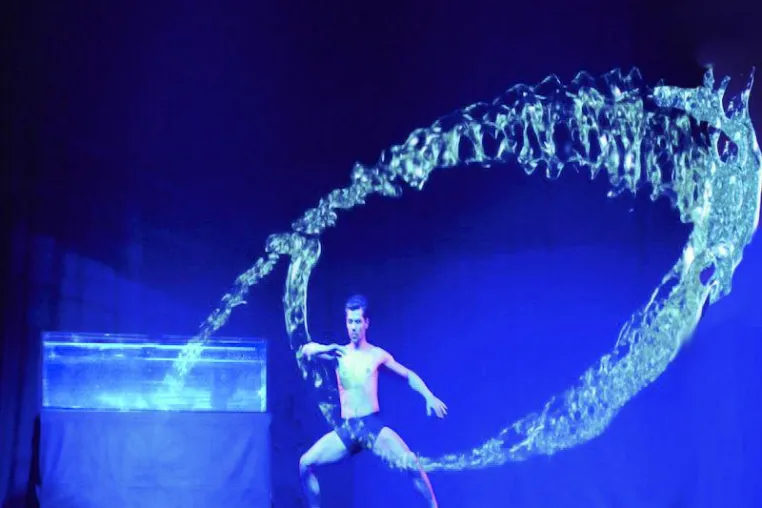Bild: Wasser-Show als verbindendes Element