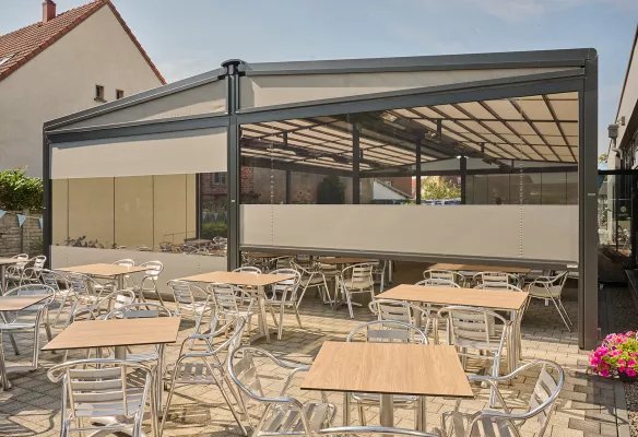 Bild: Freisitz dient als zusätzlicher Gastraum