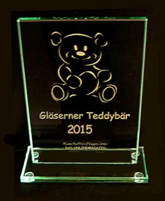 Jeder Gewinner erhält einen individuell gravierten Glaspokal.