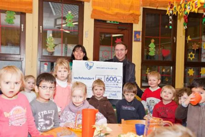 Bild: Mannella Immobilienservice unterstützt Aktion Kindergarten e.V.