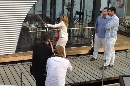 Bild: „Persius“ ist der neue Havelstolz: Prominenz und Potsdamer feierten die Taufe des neuen Luxus-Hausbootes