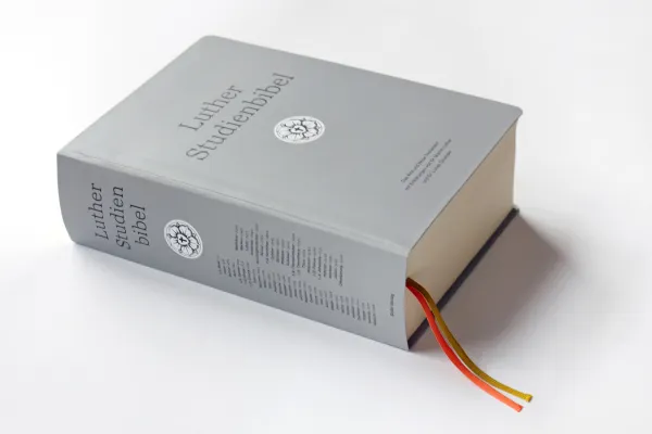 Bild: Titel: Luther Studienbibel neu erschienen – 3240 Seiten Glaube, Geschichte & Auslegung