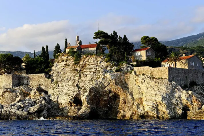 Bild: Sommersaison im Aman Sveti Stefan: Was das Insel-Resort und Montenegro so einzigartig macht