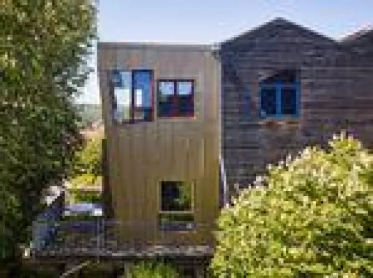 Bild: Rheinzink bietet Werkstoff Titanzink in vielen Farbschattierungen an