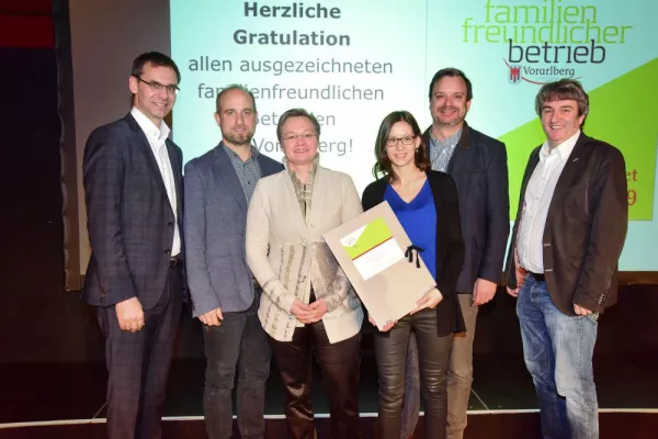 Tomaselli Gabriel Bau als familienfreundliches Unternehmen ausgezeichnet Bild: Tomaselli Gabriel Bau als familienfreundliches Unternehmen ausgezeichnet