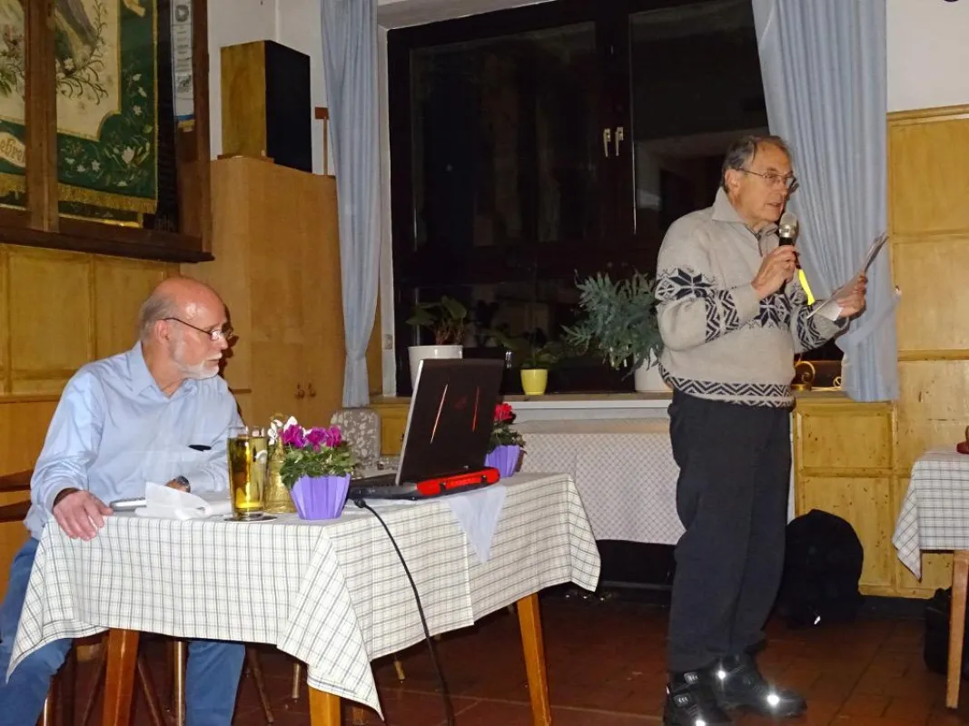 Vorsitzender Hendrik Hein und Schatzmeister Albert Hartl auf der ADG-Mitgliederversammlung.