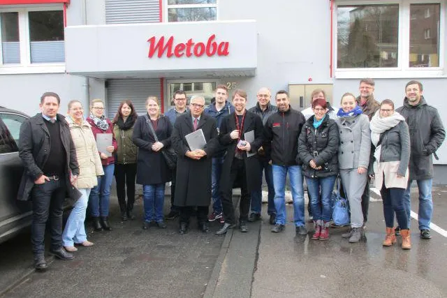 Bild: Metoba informiert Berufsberater über den Beruf Oberflächenbeschichter