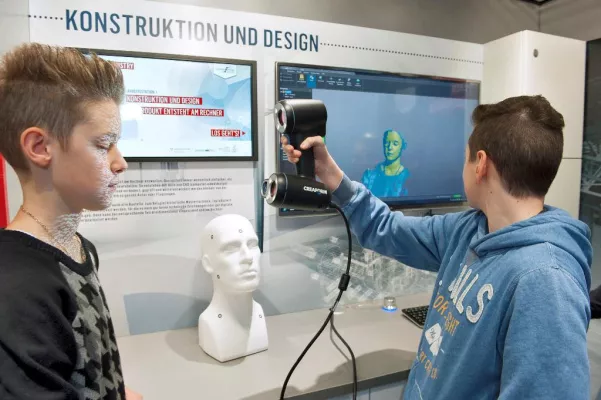 Bild: VOM SCANNER BIS ZUR SMART FACTORY – INDUSTRIE ERLEBEN MIT DISCOVER INDUSTRY IN WAIBLINGEN