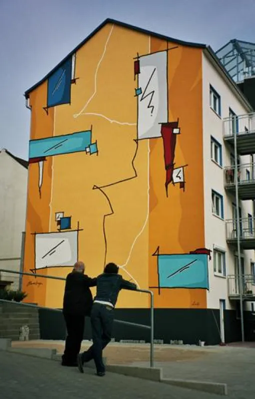 Dieter Siegel und Oliver Kray vor dem neuen Kunstwerk in Duisburg