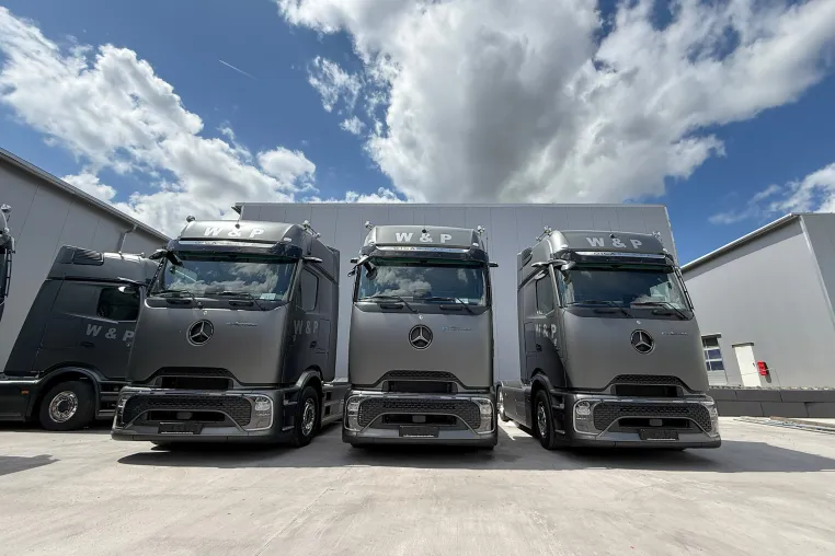 Bild: W&P GmbH setzt auf Telematik von GPSoverIP für elektrische LKW-Flotte