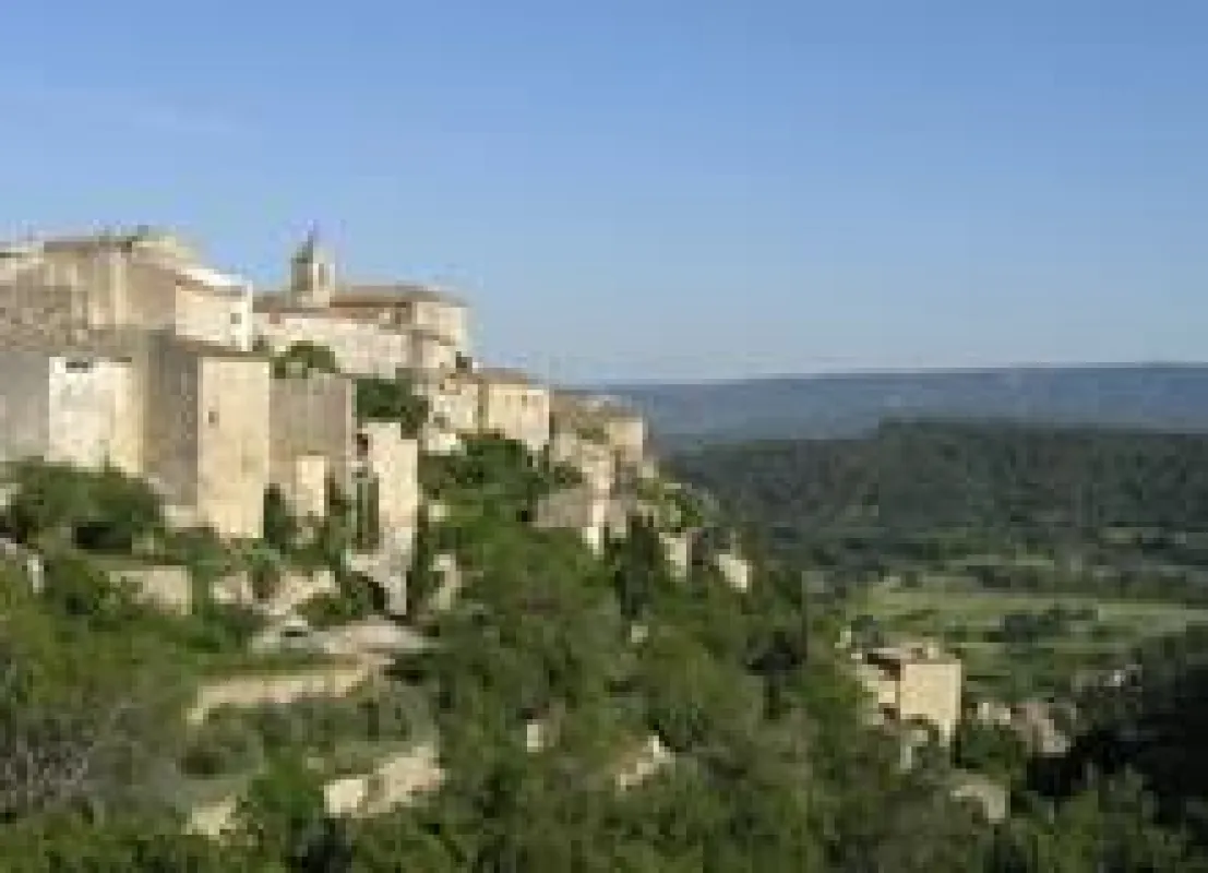 Das traumhaft gelegenen Dorf Gordes im Departement Vaucluse