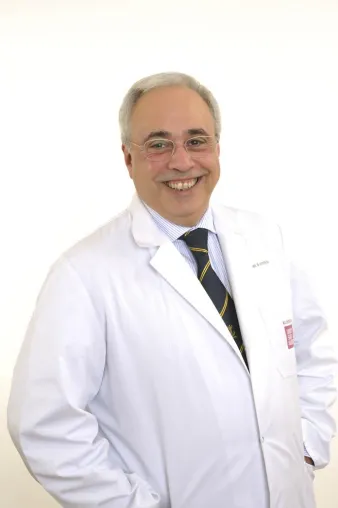 Bild: Schöne feste Zähne - spezielle Implantate und innovatives Konzept reduzieren Behandlungszeit und Kosten