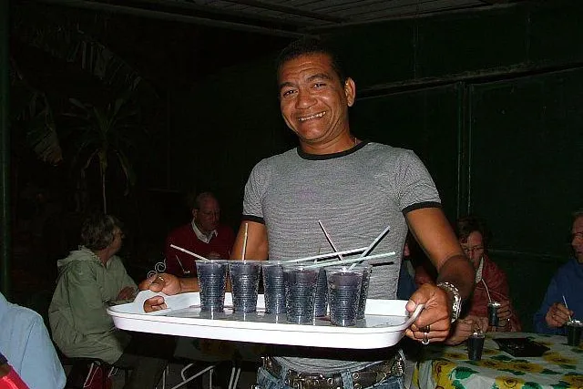 Bild: Weihnachtsfeier in Havanna - SalsaExpress bietet zum Fest auf Kuba die „Fiesta Navidad“ an