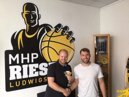 ABCard weiterhin offizieller Partner der MHP Riesen Ludwigsburg Bild: ABCard weiterhin offizieller Partner der MHP Riesen Ludwigsburg