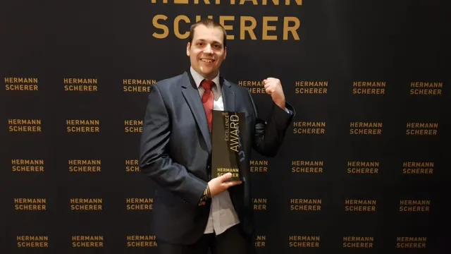 Bild: Max Netter erfolgreich beim 1. Internationalen Speaker Slam