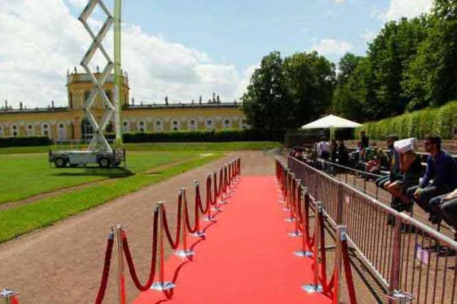 Bild: dOCUMENTA 2012 in Kassel – Kunst-Performance mit Party Rent