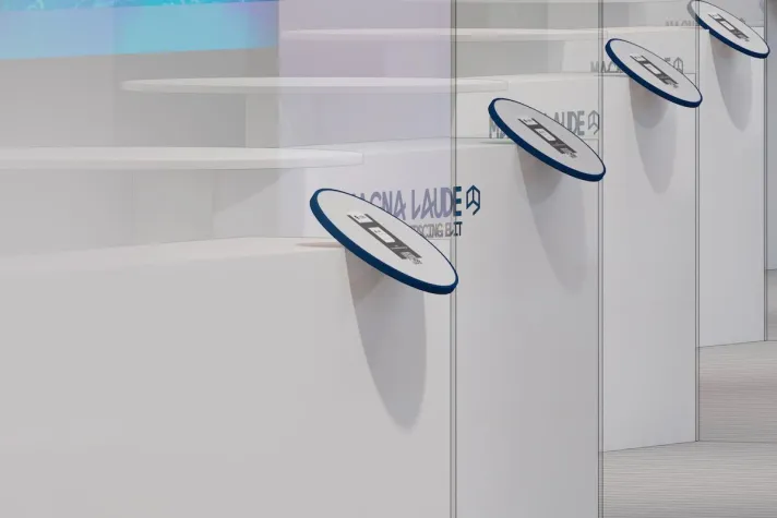 Konzept einer (post-)pandemischen Messe von Heilight mit German Design Award 2021 ausgezeichnet Bild: Konzept einer (post-)pandemischen Messe von Heilight mit German Design Award 2021 ausgezeichnet