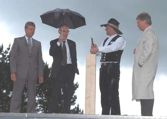 Burghof-Klinik in Rinteln feiert Richtfest Bild: Burghof-Klinik in Rinteln feiert Richtfest