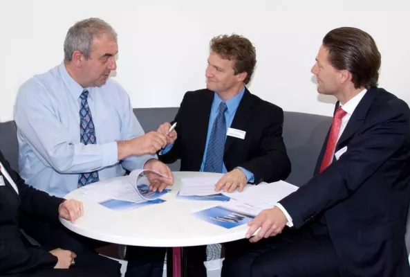 synlab entscheidet sich für vision4health als exklusiven strategischen IT-Partner Bild: synlab entscheidet sich für vision4health als exklusiven strategischen IT-Partner