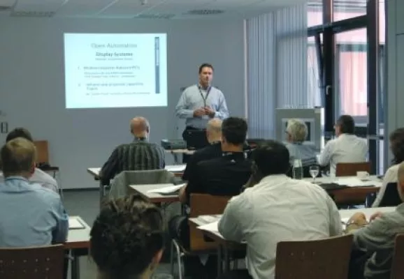 Bild: Intelligente Vernetzung in der Automation