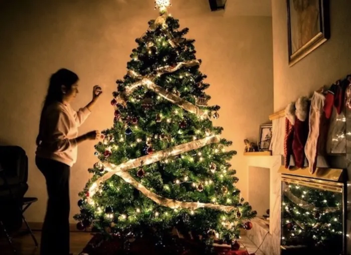 Bild: Licht aus, Ressourcen an: Tipps für die Nutzung und Entsorgung von Weihnachtsbeleuchtung